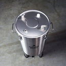 Reactor with cooling lid on